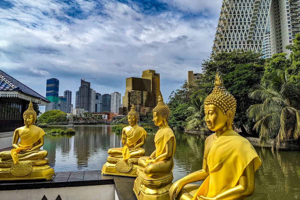 Scenic luxury travel image describing Gangaramaya Temple - View 3