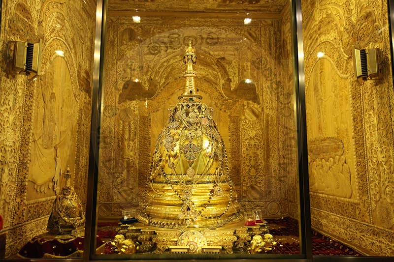 Scenic luxury travel image describing Sri Dalada Maligawa - View 4