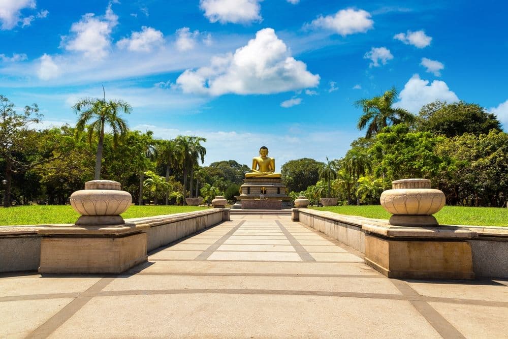 Scenic luxury travel image describing Viharamahadevi Park Aquarium - View 2